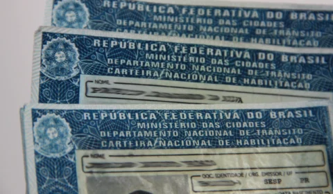 Homem é preso após tentar fazer empréstimo de R$ 90 mil com identidade falsa em agência bancária de Manaus