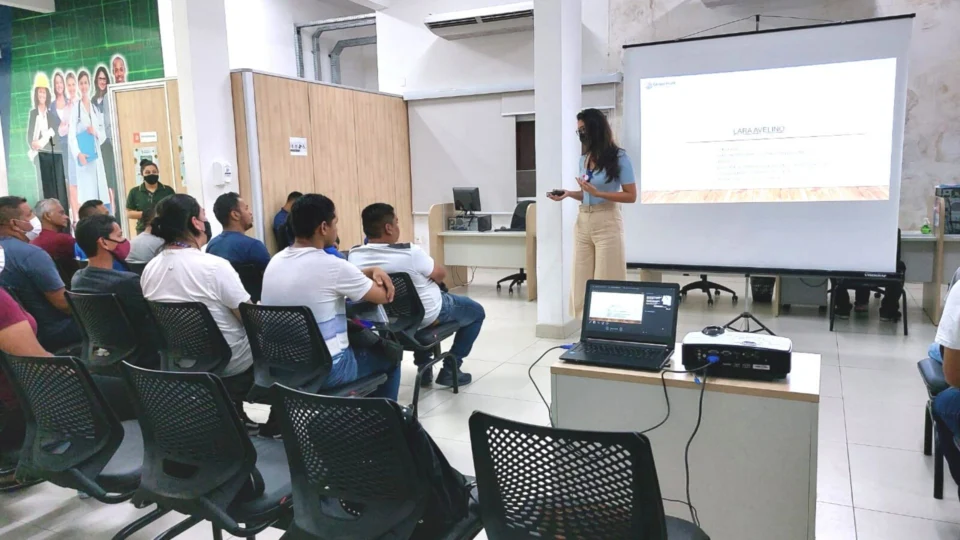 Semtepi e Instituto Visão Amazônica ofertam 220 vagas gratuitas em cursos de qualificação profissional em Manaus