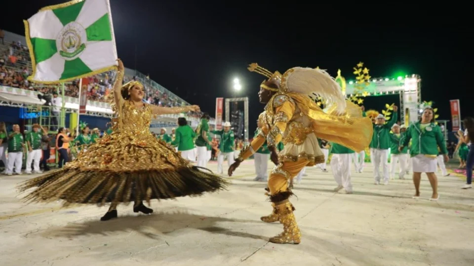 Desfiles das escolas de samba do Grupo Especial de Manaus encerram carnaval no AM