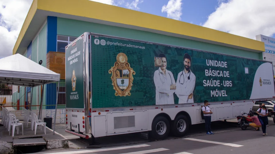 UBS Móvel 01 atende população no bairro Colônia Terra Nova, Zona Norte de Manaus