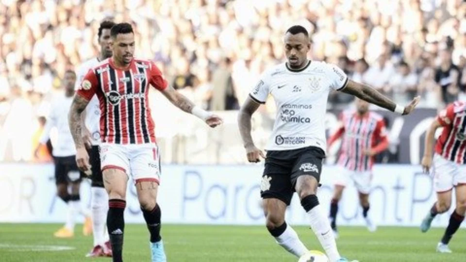 Em jogo eletrizante, São Paulo e Corinthians empatam em 1 a 1 pelo Brasileiro da Série A