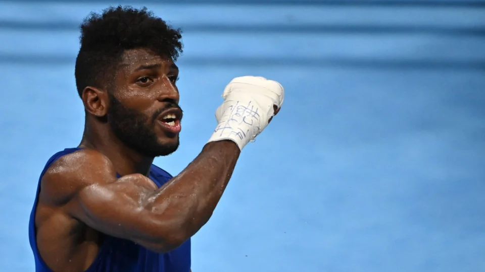 Andy Cruz, campeão olímpico no boxe, é expulso do esporte cubano