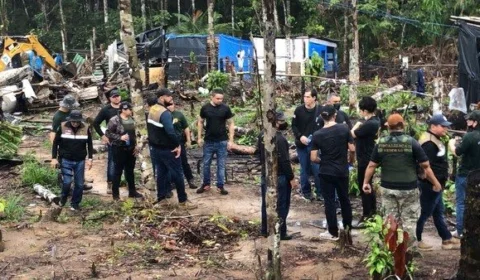 Mais de 300 barracos são retirados de área de preservação ambiental na Zona Norte de Manaus