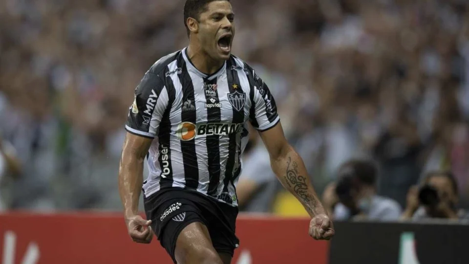 Com golaço de cobertura de Hulk, Atlético/MG bate Flamengo por 2 a 1 pelas oitavas de final da Copa do Brasil
