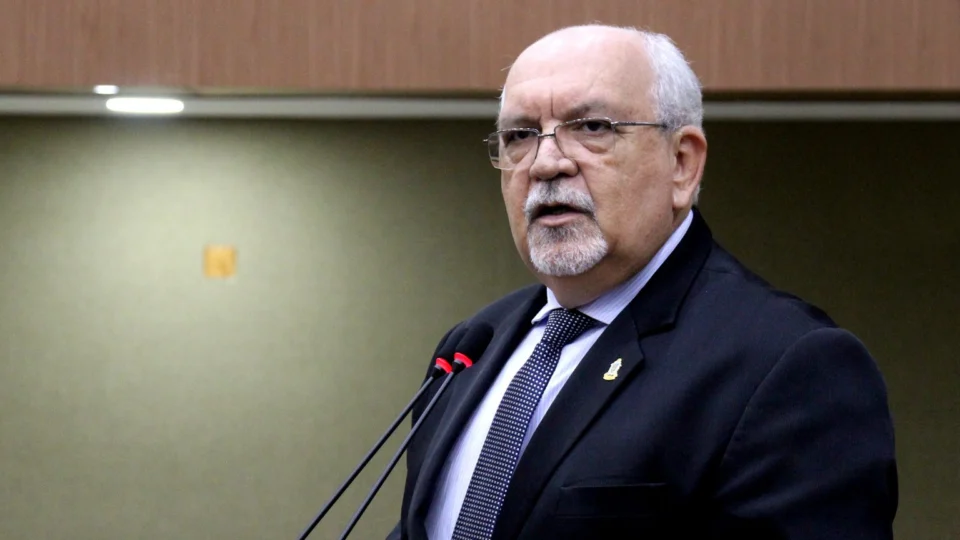 VÍDEO: vereador Wallace Oliveira assume como prefeito de Manaus interino após viagem de David Almeida à Espanha