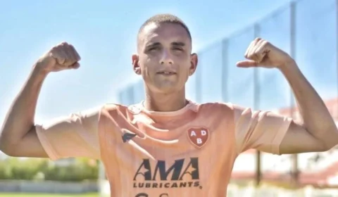 Jogador de time argentino morre após levar tiro na cabeça durante assalto, em Buenos Aires