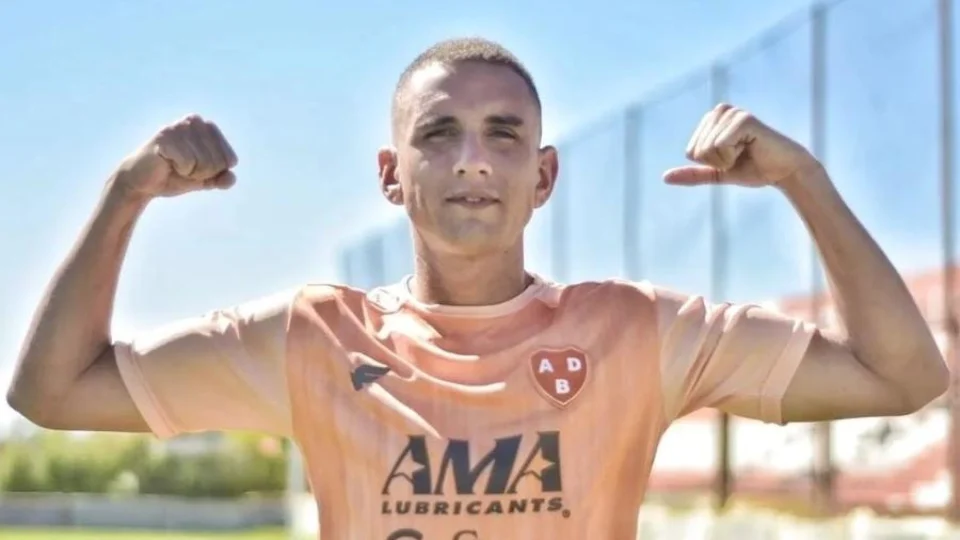 Jogador de time argentino morre após levar tiro na cabeça durante assalto, em Buenos Aires