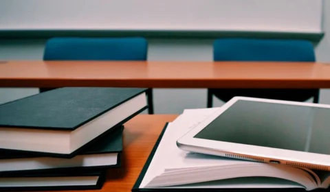 Centro de ensino em Manaus realiza ‘aulão’ beneficente com foco na prova da Semed