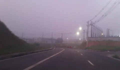 Neblina encobre Manaus na manhã desta quarta-feira;