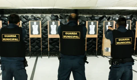 Guardas Municipais de Manaus iniciam treinamento para uso de armamento letal