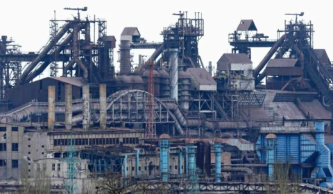 Ucrânia pede que ONU garanta corredor para retirada de civis de siderúrgica em Mariupol