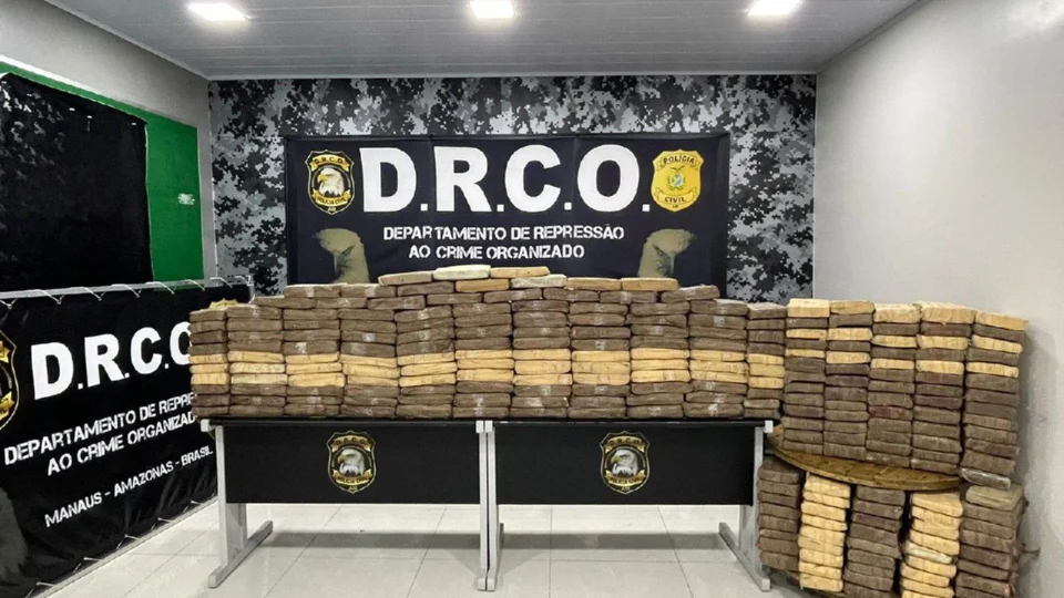 Dupla é presa com 250 kg de drogas avaliadas em R$ 1,5 milhão no bairro da Compensa, Zona Oeste de Manaus