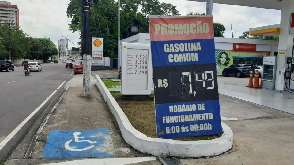 Gasolina em postos de Manaus já é vendida a R$ 7,49
