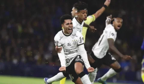Corinthians sofre mas garante empate de 1 a 1 com Boca Juniors pela Libertadores