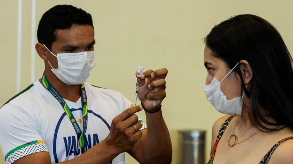 Covid-19: confira os pontos de vacinação para adultos e crianças nesta sexta-feira, em Manaus