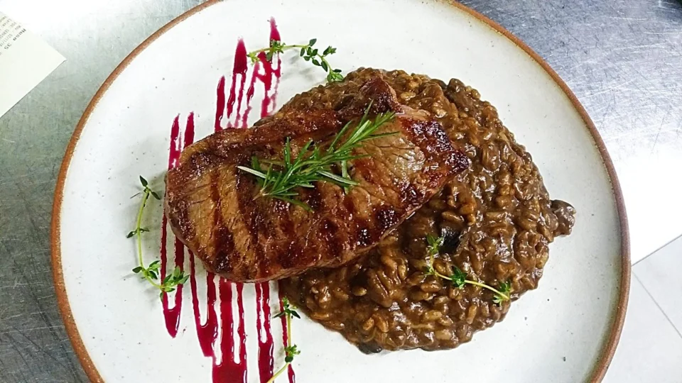 Aprenda a fazer Babybeef Angus com Risoto de Funghi