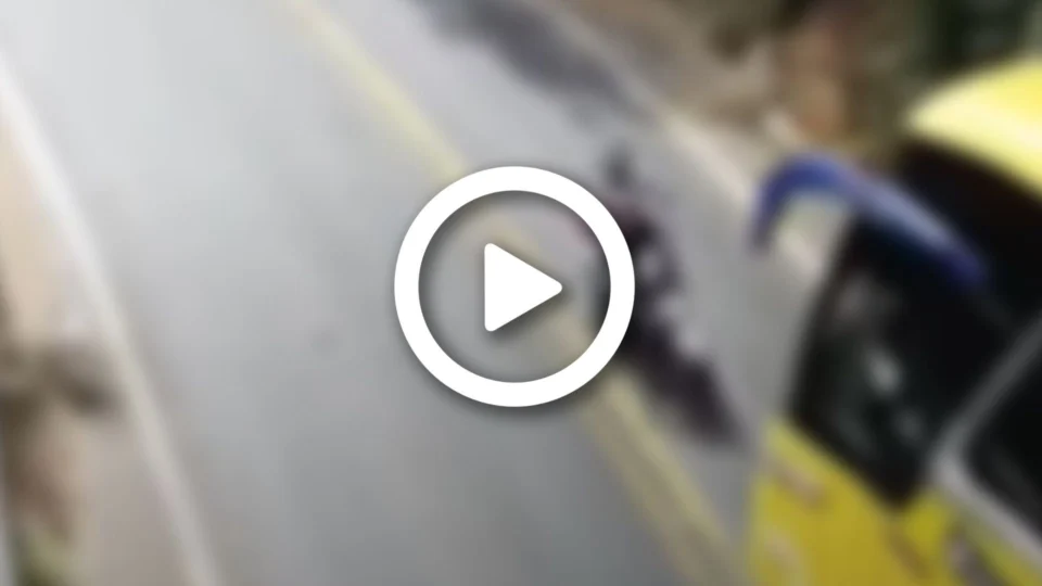 VÍDEO: motociclista bate de frente com ônibus em rodovia do Mato Grosso