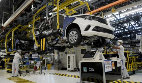 Vendas de veículos têm queda de 6% em abril no Brasil, aponta Fenabrave