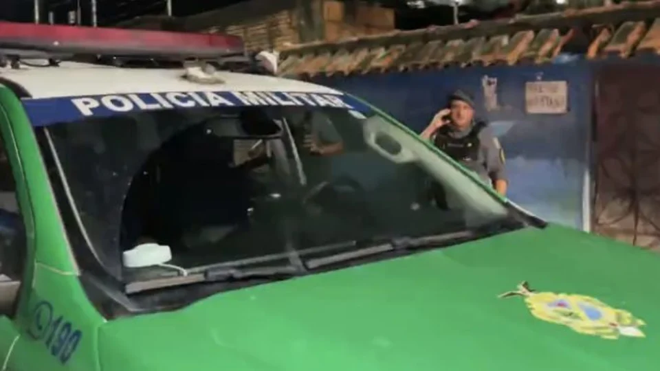Homem é alvejado a tiros após ter casa invadida por homens armados na Zona Norte de Manaus