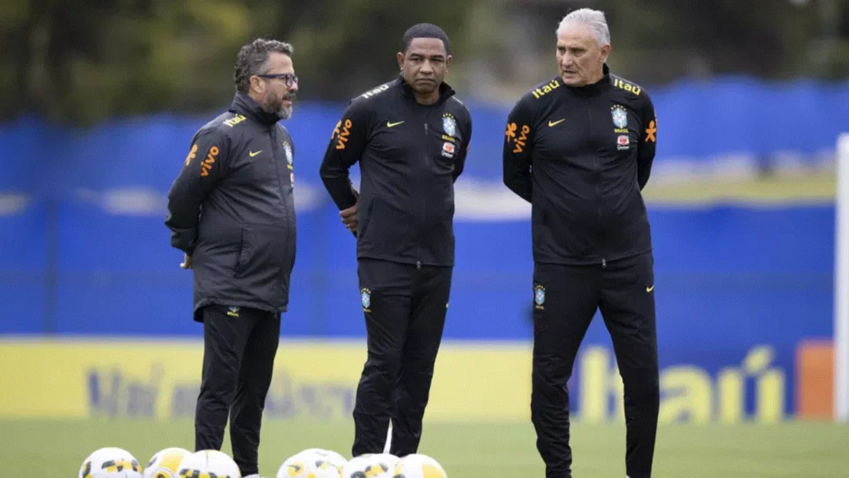 Tite deve escalar Antony, Vinicius Júnior e Neymar para jogo contra Chile pelas Eliminatórias