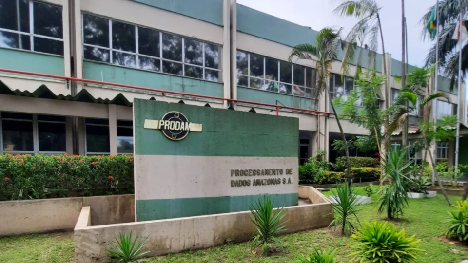 Com salários de até R$ 7,2 mil, Prodam lança edital para concurso no AM; confira