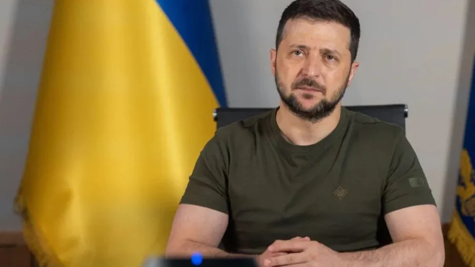 Presidente ucraniano demite funcionários do governo por suposta colaboração com Rússia