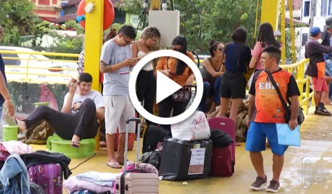 VÍDEO: dono de embarcação vende 60 passagens e desaparece da orla de Manaus