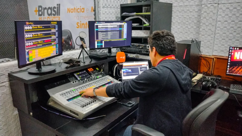 Rádio no país se renova em 100 anos de história com crescimento de redes como a ‘Mais Brasil News’