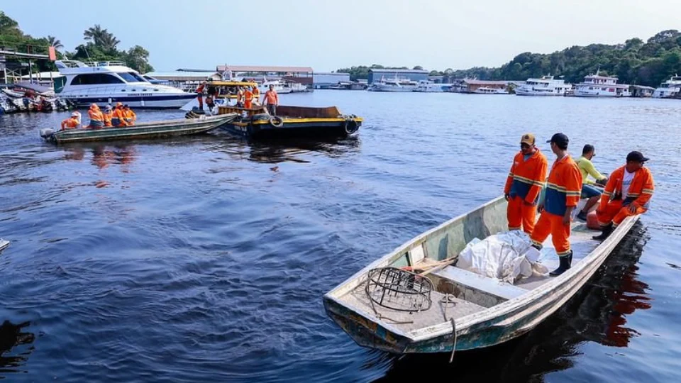 Igarapé do Gigante, no Tarumã, recebe ação de limpeza em Manaus
