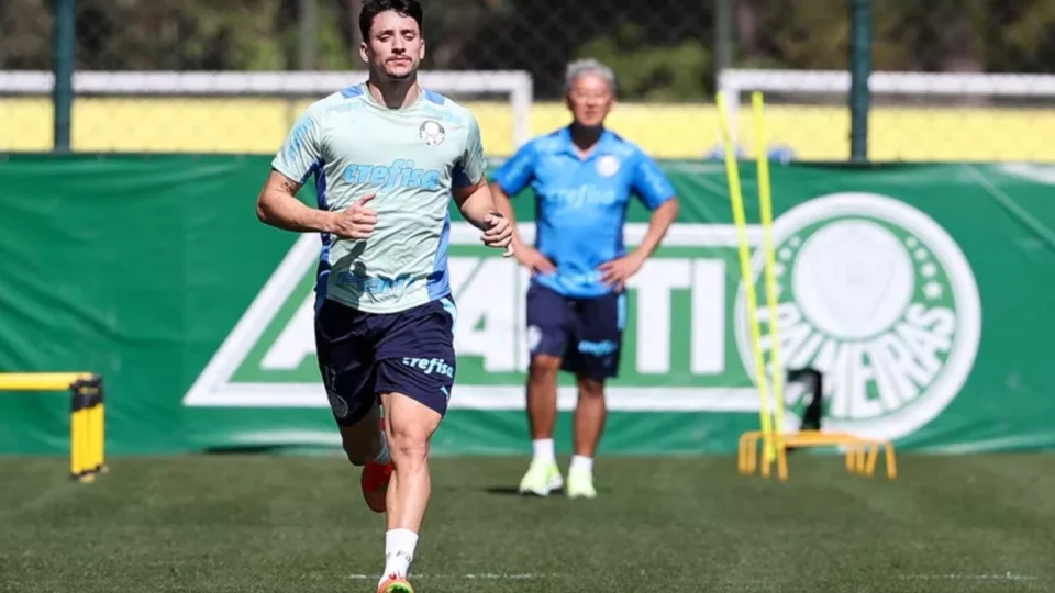 Palmeiras faz preparação para receber Internacional pela décima nona rodada do Brasileirão neste domingo, 24