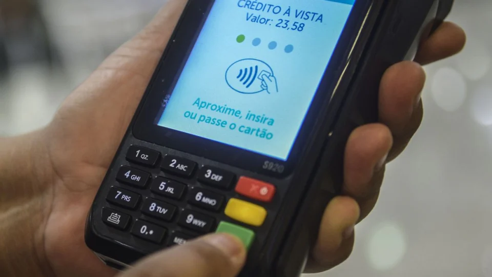 Pagamentos com cartões no Brasil crescem 36,5% no primeiro semestre