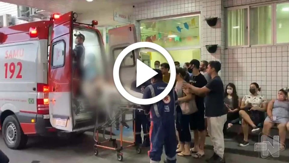 VÍDEO: jovem é esfaqueada após supostamente recusar pedido de namoro na Zona Norte de Manaus