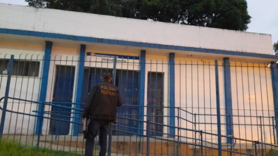 Operação mira em golpistas que forjavam casamentos com mortos para receber pensão do INSS