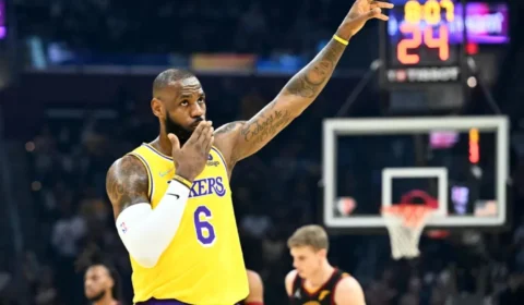 LeBron James se torna jogador mais valioso da história da NBA