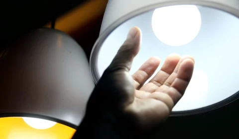 Conta de Luz: taxa extra deixa de ser cobrada a partir deste sábado