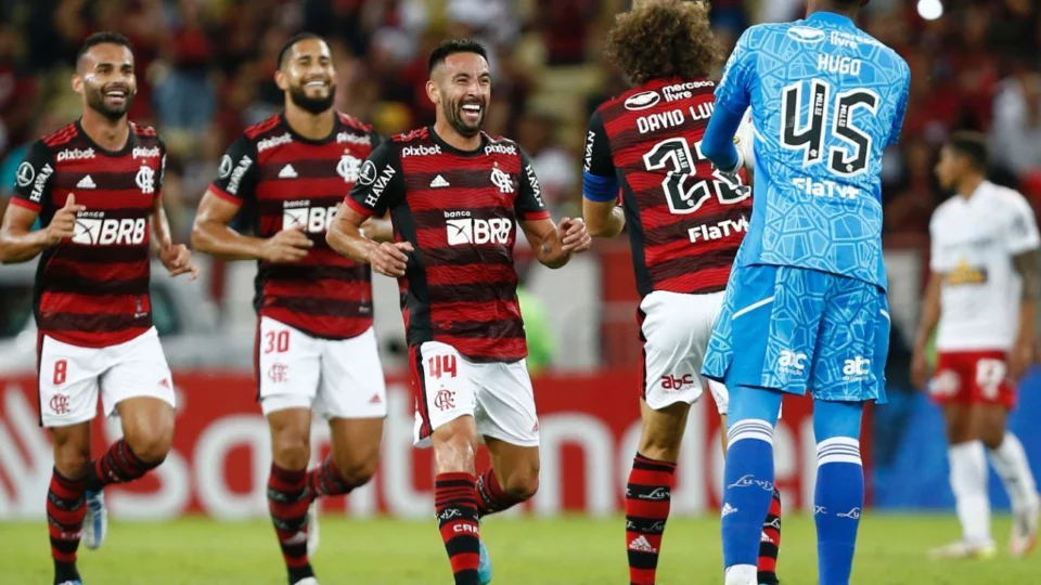 Flamengo é multado em pouco mais de 40 mil pela Conmebol por infrações na Libertadores da América