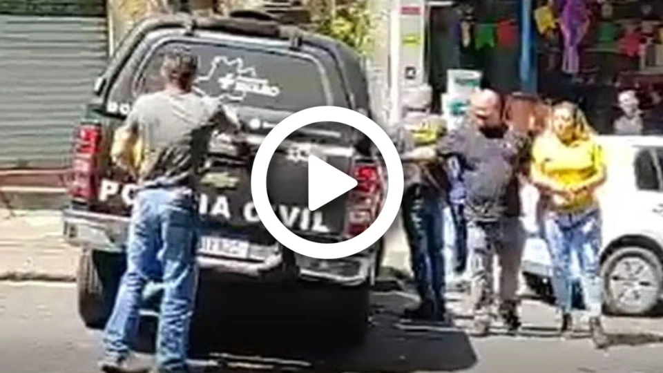 VÍDEO: gerente financeira é presa suspeita de furtar R$ 75 mil de empresa, em Manaus