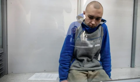 Soldado russo que matou civil na Ucrânia se declara arrependido no tribunal