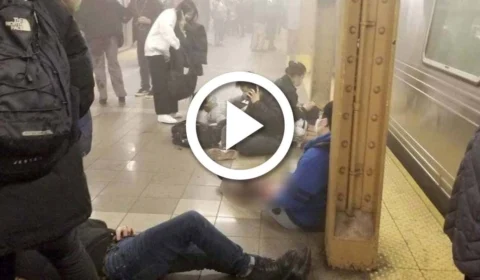 VÍDEO: imagens mostram passageiros saindo feridos após tiros em metrô de Nova York