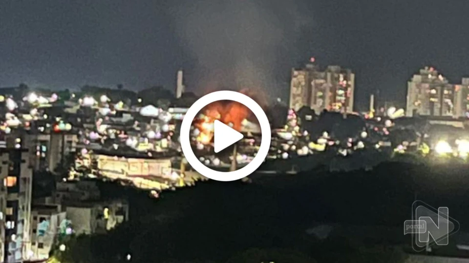 VÍDEO: protesto com fogo resulta em incêndio em vegetação na Zona Oeste de Manaus