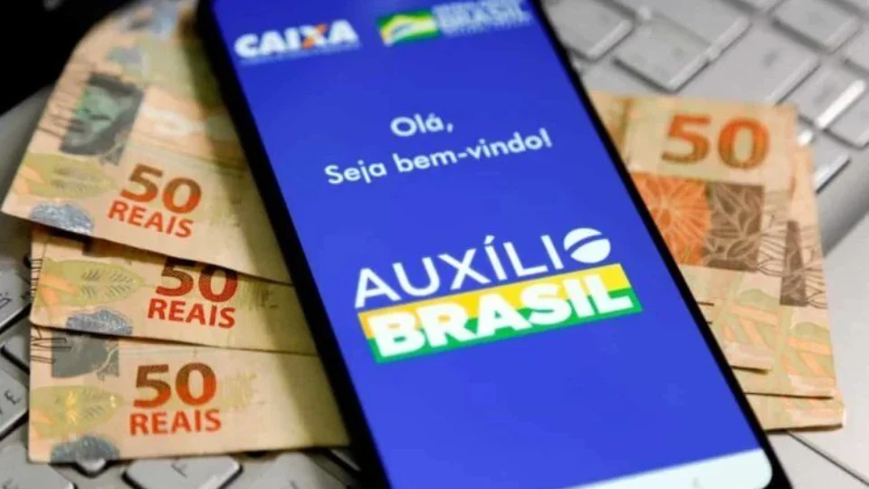Caixa paga nesta quarta Auxílio Brasil a beneficiários com NIS final 4