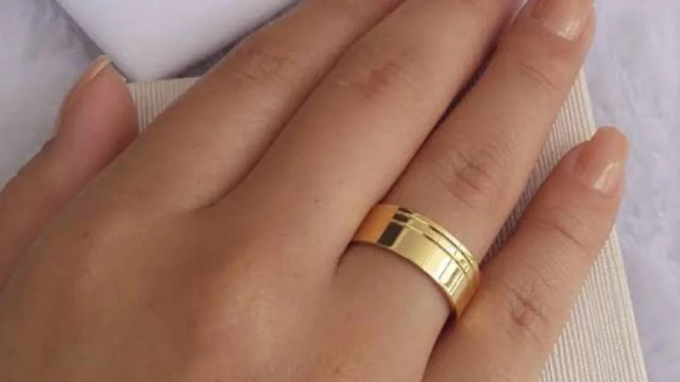 Babá é presa por furtar joia avaliada em R$ 5 mil em residência na Zona Centro-Sul de Manaus