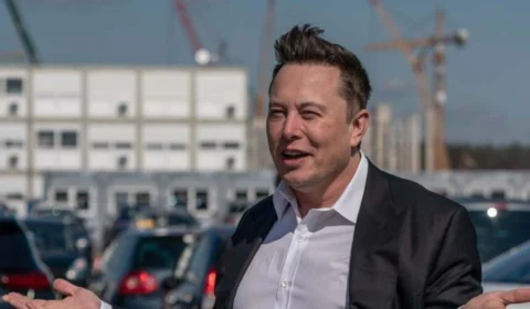 Elon Musk anuncia rede Starlink para conexão de 19 mil escolas e monitoramento da Amazônia