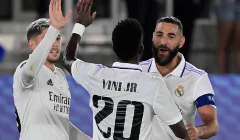 Vinicius Junior e Karim Benzema são indicados pela revista France Football para prêmio Bola de Ouro 2022