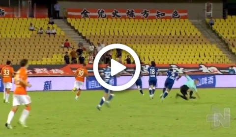 VÍDEO: ex-Flamengo e Palmeiras, Henrique Dourado agride árbitro e é suspenso por um ano no futebol chinês