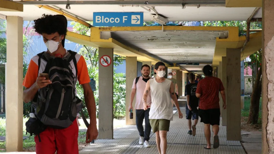 Capes disponibiliza 3.561 bolsas a 213 instituições de ensino superior