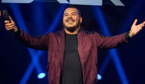 Vocalista do Boka Loka sofre infarto em Paris, e show em Manaus é cancelado