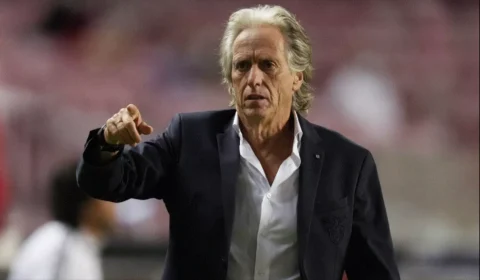 Jorge Jesus quer voltar ao comando técnico do Flamengo e dá prazo de 15 dias para diretoria carioca fazer proposta