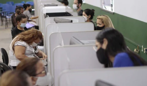 Beneficiários do Auxílio Brasil têm até o final de junho para atualizar dados, em Manaus