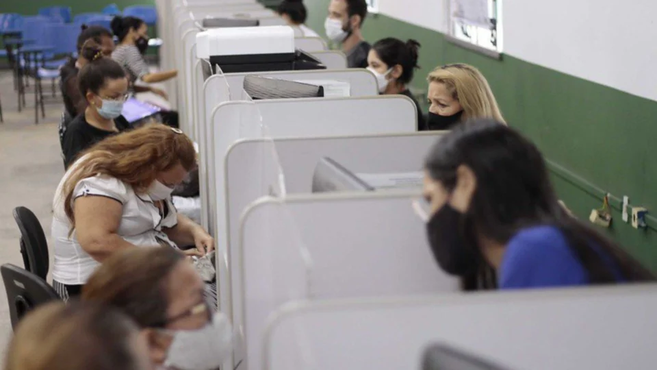 Beneficiários do Auxílio Brasil têm até o final de junho para atualizar dados, em Manaus